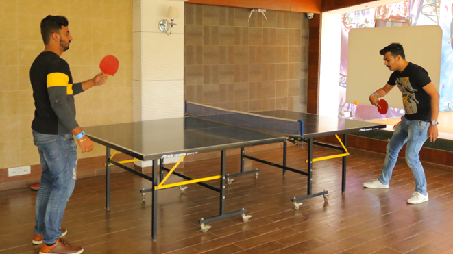 Enjoy Table Tennis with your friends at Della
